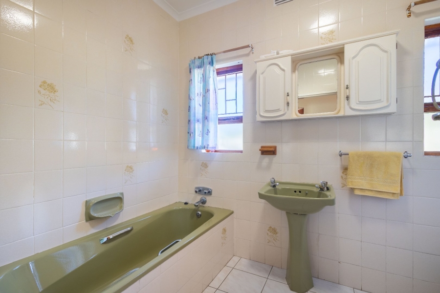 4 Bedroom Property for Sale in Lower Robberg Western Cape